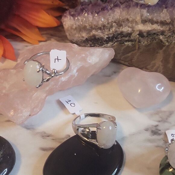 Size 7 Snow Quartz Gemstone Silver Plated Rings - Picture 5 of 14